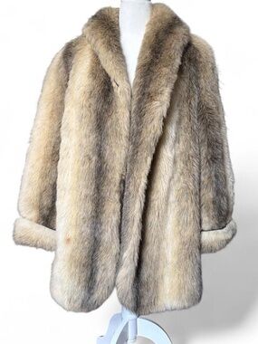 Vintage Faux fur coat with a touch of elegance
